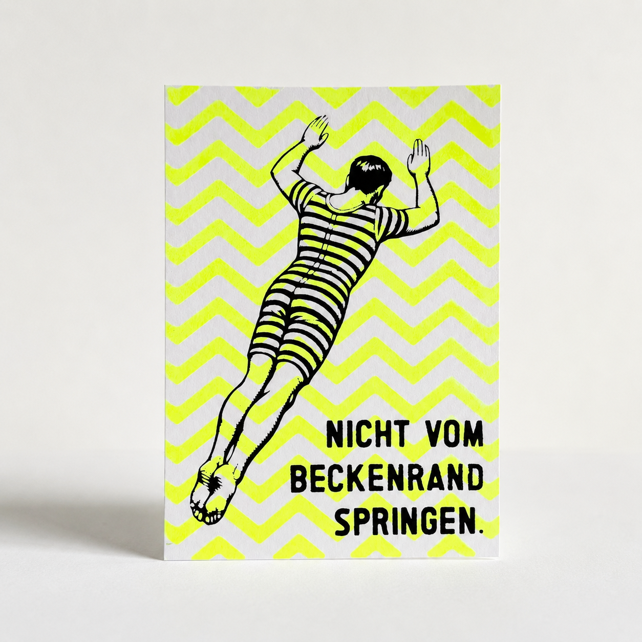 Postkarte Nicht vom Beckenrand springen von DIE SIEBEREI, Siebdruck auf mattem Karton, DIN A6
